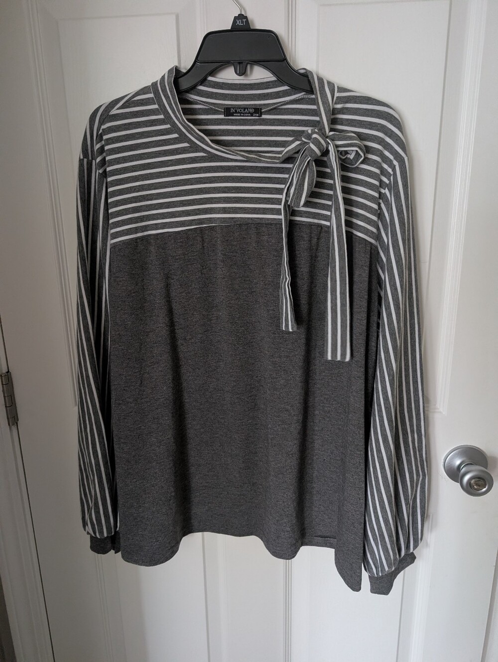Women's In'Voland Gray Long Sleeve Striped Top Sz. 24W